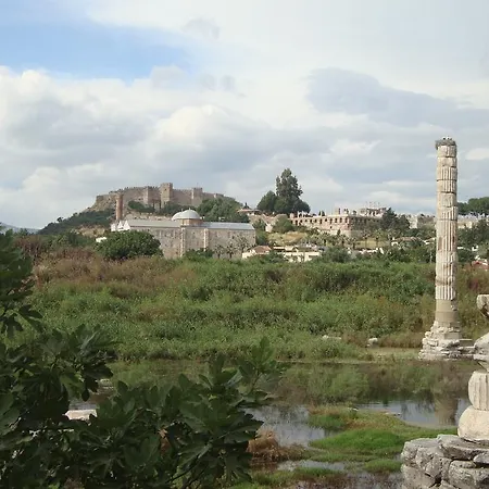 Вилла St John's House