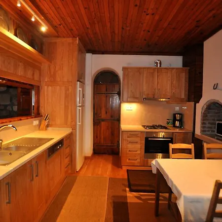 St John's House Сельчук