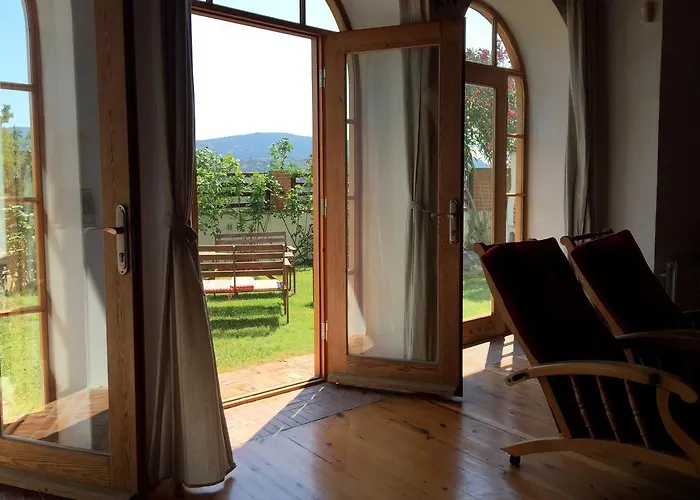 Villa St John's House *